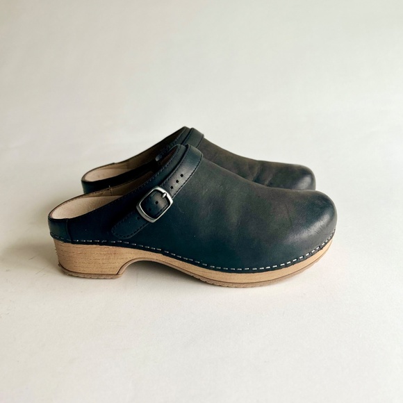 Dansko Dark Brown Genuine Leather Sandal Clogs size EUR 39, US 8.5 - Picture 2 of 16